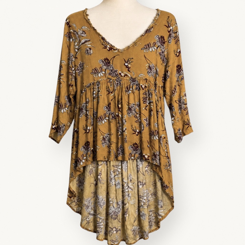 Gimmicks by BKE Mustard Boho Floral High Low V-Neck Tunic Top Large Cottagecore